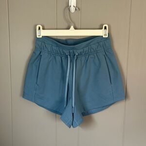 Lululemon Size 4 Glow High Rise Shorts